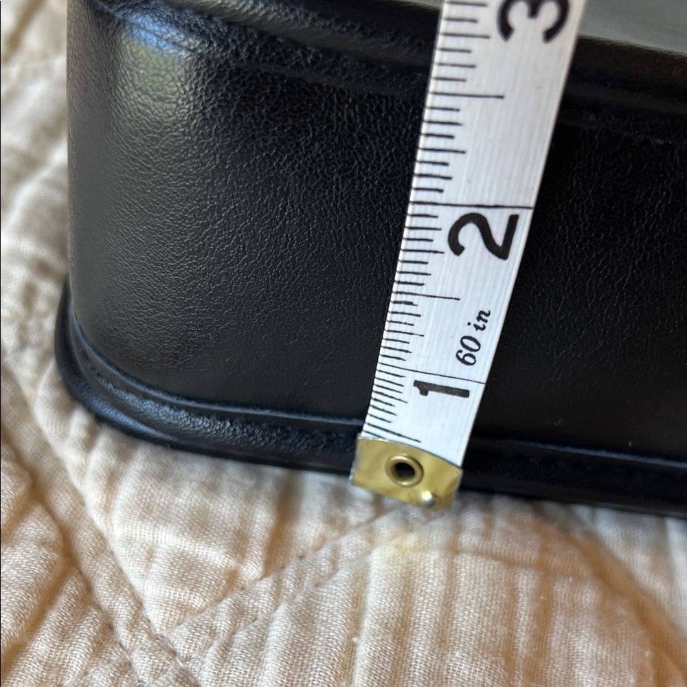 Black Crossbody Fashion Bag - Picture 8 of 9